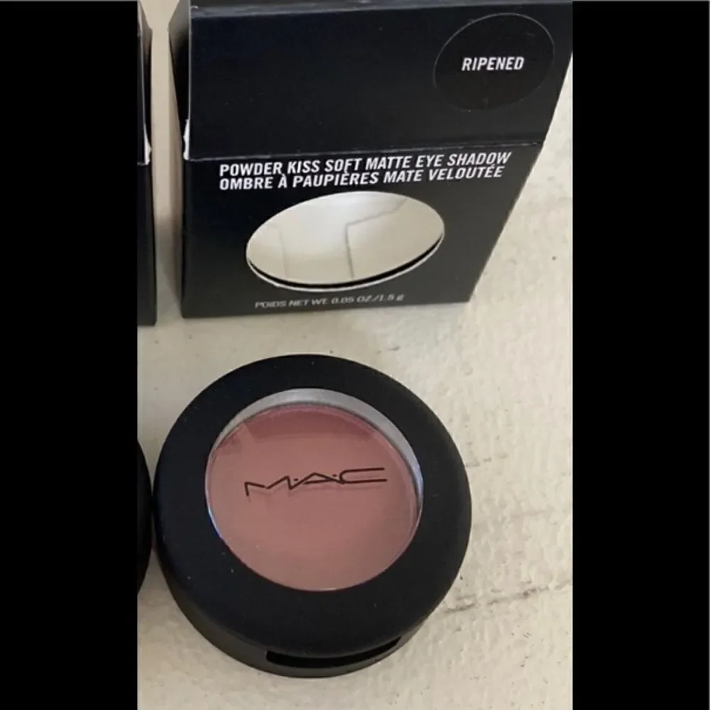 Mac Powder Kiss Soft Matte Eyeshadow Ripened